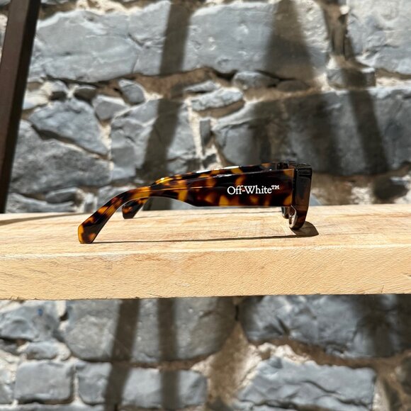 Off-White Havana OERI063 Memphis Logo Sunglasses - Picture 6 of 9